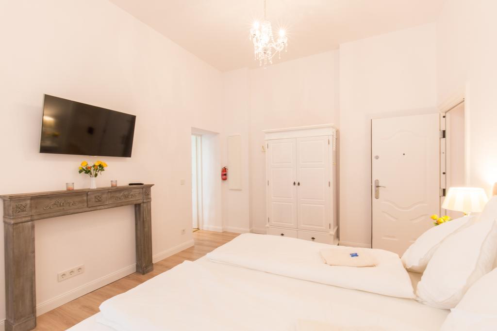 Fritz By Rockchair Apartments L Superhost Status L 3 Bedrooms Boxspringbeds 2 Bathrooms 2 Kitchen - Cozy Family & Business Flair Welcomes You! Berlin Eksteriør bilde