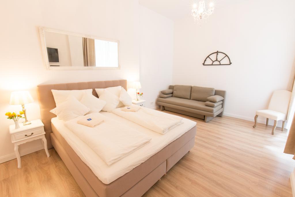 Fritz By Rockchair Apartments L Superhost Status L 3 Bedrooms Boxspringbeds 2 Bathrooms 2 Kitchen - Cozy Family & Business Flair Welcomes You! Berlin Eksteriør bilde