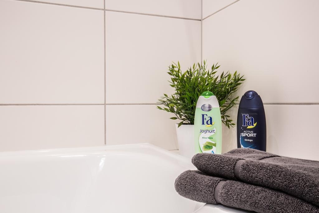 Fritz By Rockchair Apartments L Superhost Status L 3 Bedrooms Boxspringbeds 2 Bathrooms 2 Kitchen - Cozy Family & Business Flair Welcomes You! Berlin Eksteriør bilde