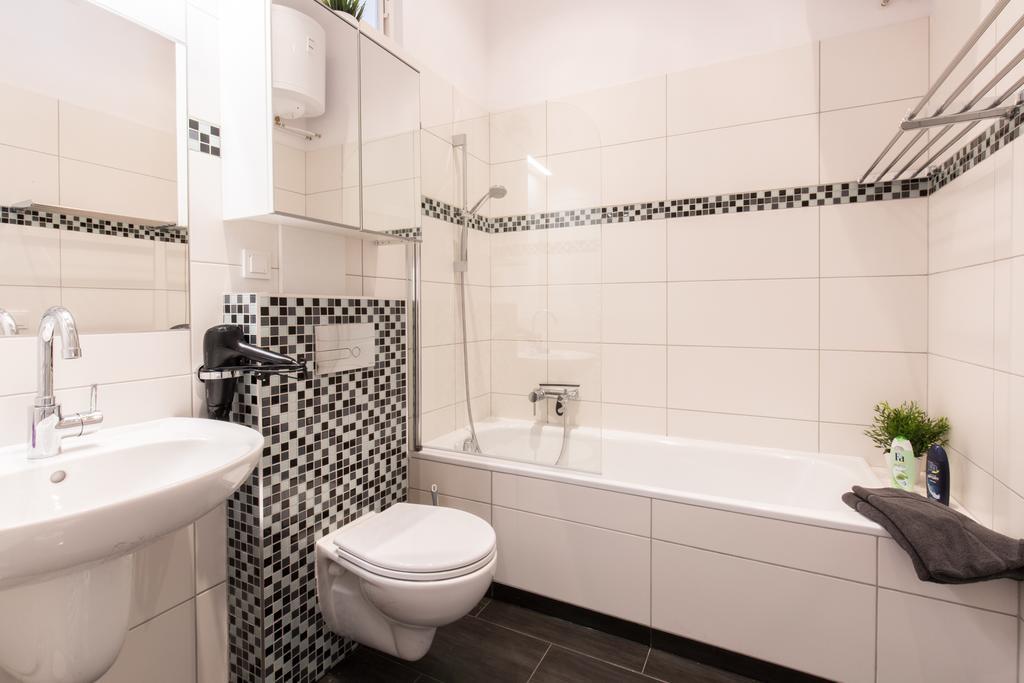 Fritz By Rockchair Apartments L Superhost Status L 3 Bedrooms Boxspringbeds 2 Bathrooms 2 Kitchen - Cozy Family & Business Flair Welcomes You! Berlin Eksteriør bilde